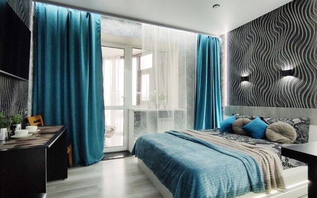 Guru c Laundzh Zonoj na Balkone Flat