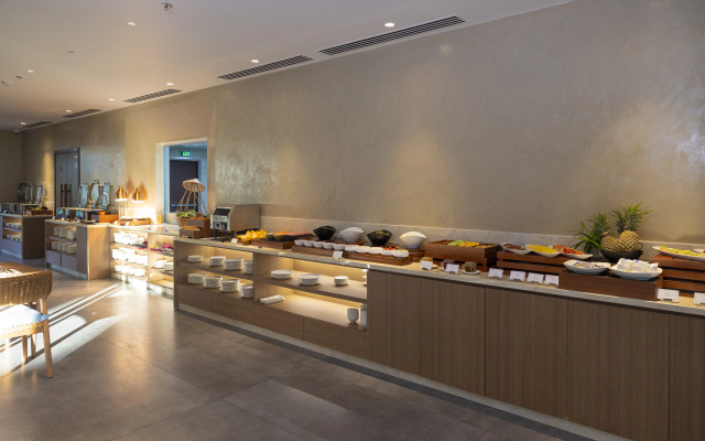 Отель Iconic Long Hai