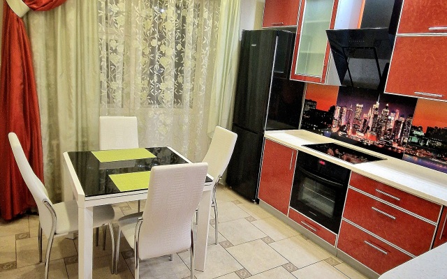 Na Latyshskikh Strelkov 45 Apartments