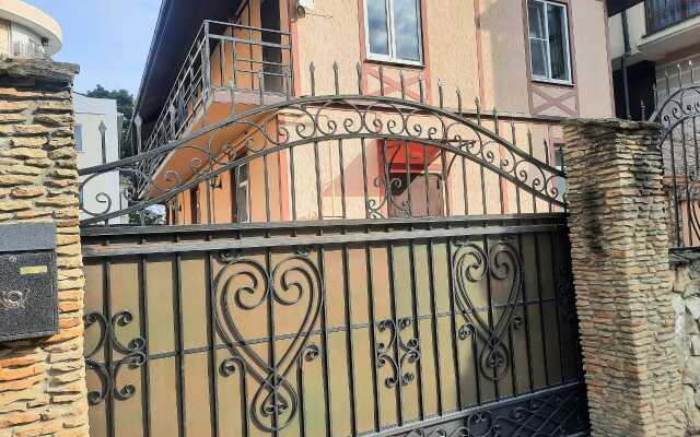 Gostevoy Dom Kurzal Guest House
