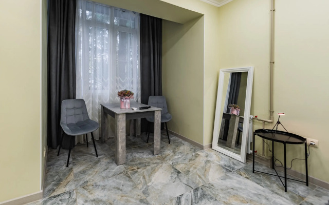 Na Ul Konstitutsii Flat