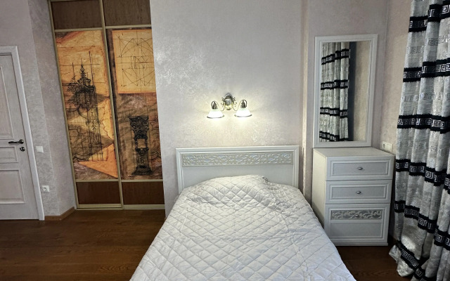 Aleksandr Guest house
