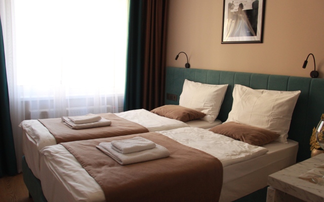 U metro Kirovskiy zavod Apartments