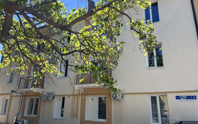 Апартаменты 412 Мира 3