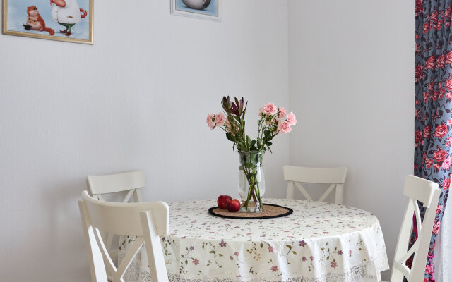 v Centre Dvuh Parkovyh Zon Flat