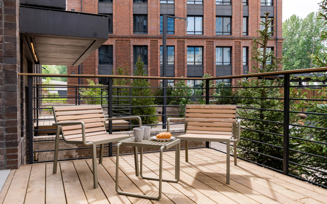 Квартира с Дизайнерским Интерьером с Террасой на Берегу Невы