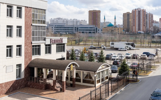 U Tsentra Boksa Flat