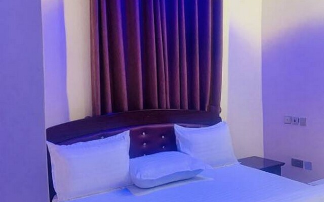 Ama Luxury Suites Hotel
