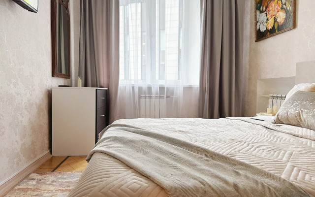 Chetyrekhkomnatnaya Natali Apart V Tsentre Moskvy Flat