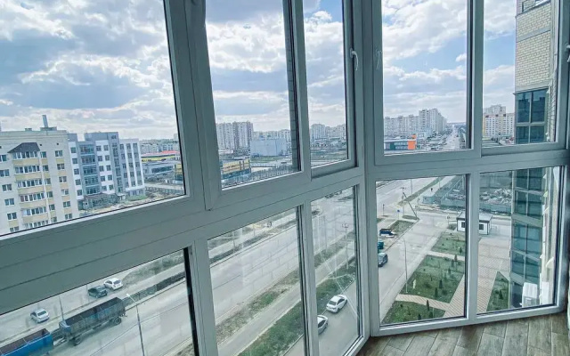 Kvartira s Panoramnym Balkonom i Individual'nym Otopleniem. Tihij Uutnyj Rajon s Ocen' Razvitoj Infrastrukturoj