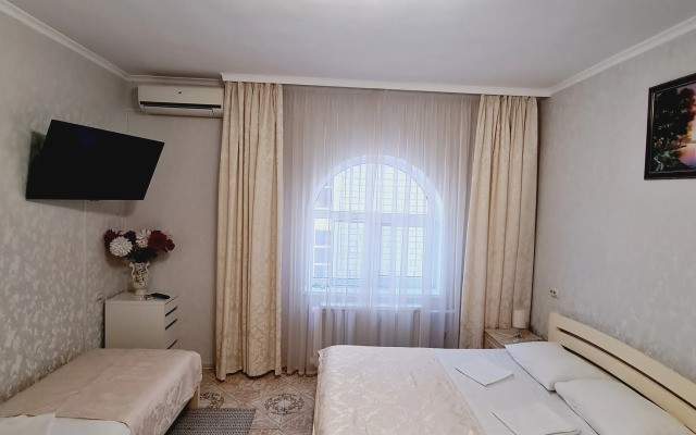 Zolotoy Lev Hotel