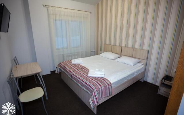 Sportivno-Gostinichnyij Kompleks Zima-Leto Hotel