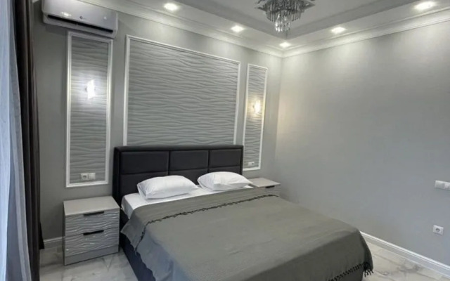 Novaya S Vidom Na Reku Flat