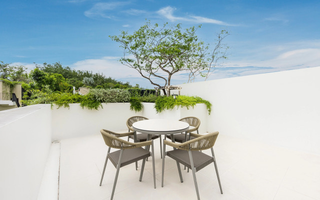 Qabalah 2BR Villa, Pool & Rooftop near Bangtao Villa