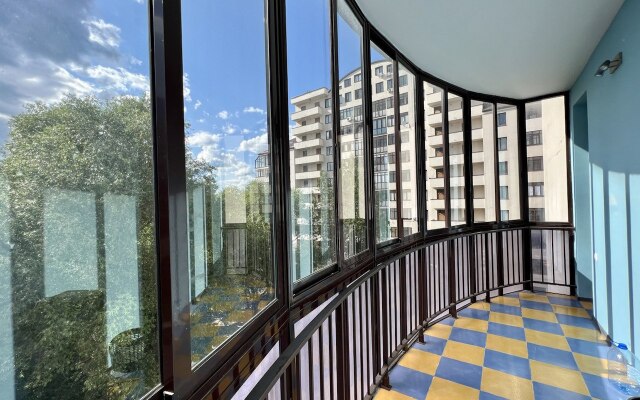 BLACK from CityRent Apartments