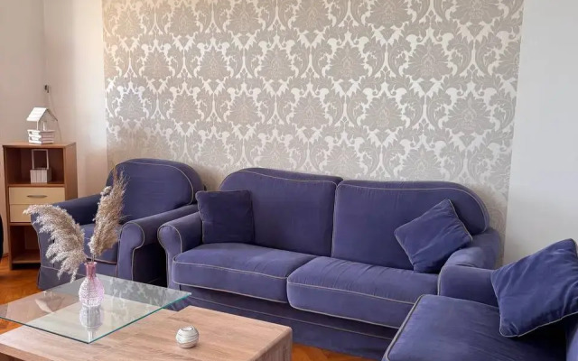 Anora Hotel