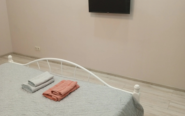V Novom Dome Nedaleko Ot Tsentra Flat