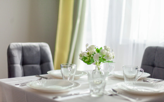 Lux RentPlaza Apartments