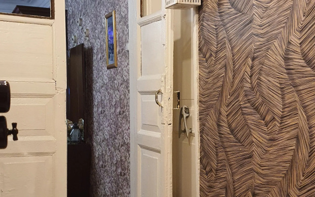 V starinnom osobnyake Revolyutsioner Ikonnikov Flat