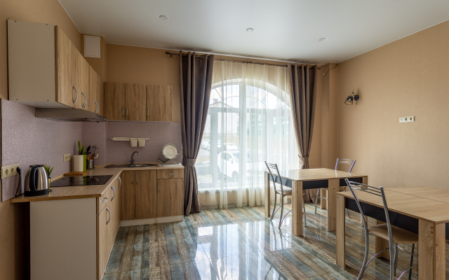 Stela Living quarters