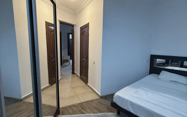 Apart-' Emilia Residence