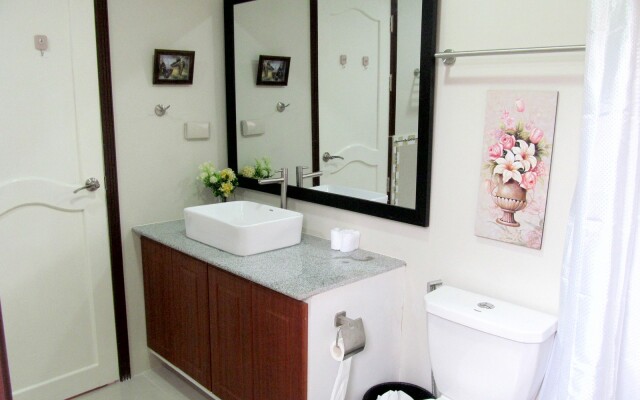 Venezia Suites Hotel