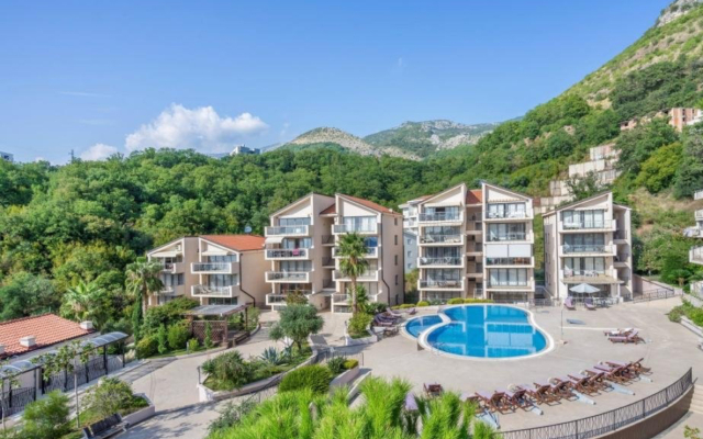 Luxe Azure Residence Apartments