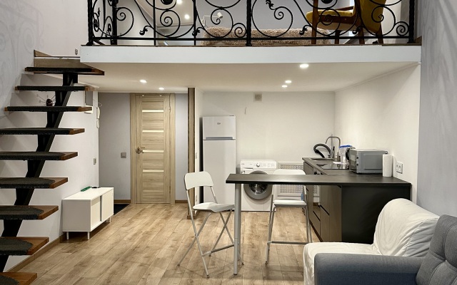 Stidiya Loft Dvikhurovnevaya Yarapartments Flat