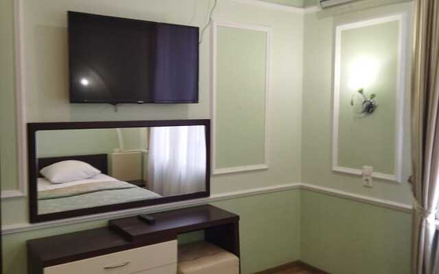 Yantar Hotel