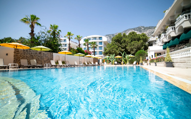 Rose Garden Premium Hotel