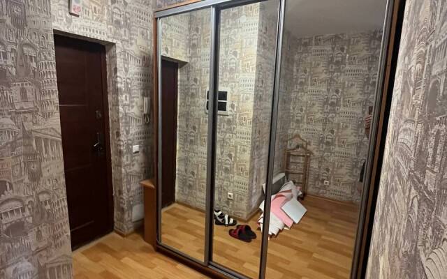 Chistyj Vzgljad na 9 maja 83 rjadom s TRC Planeta Apartments