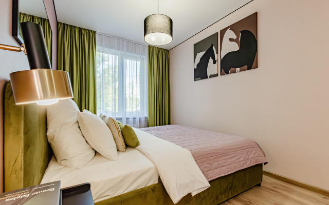 2 Kom S Dizaynerskim Remontom V Tsentre Flat