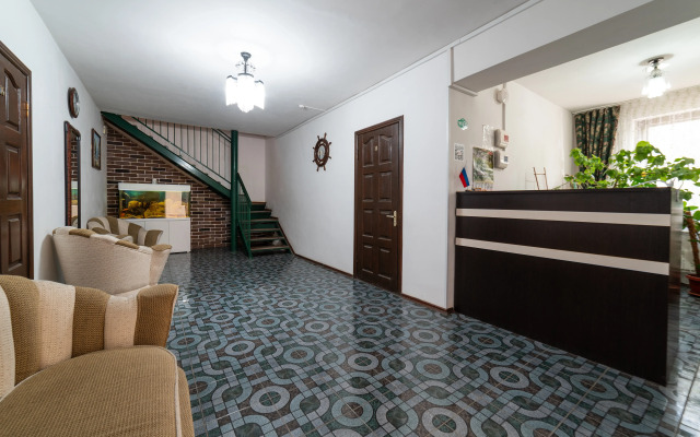 Yuzhny Guest House