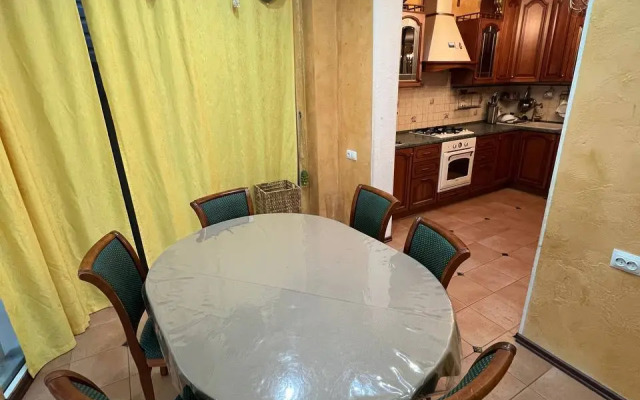 3-Komnatnaya V Tsentre Adlera Flat