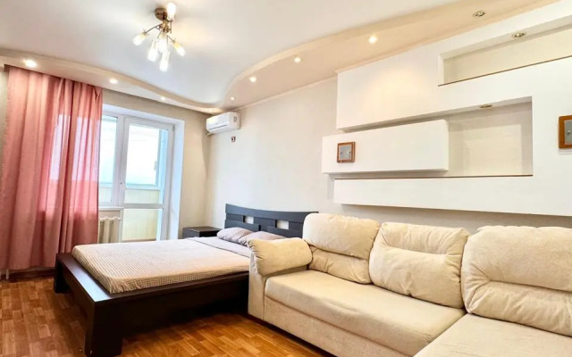 Na Vasilenko 16/1 Flat