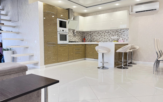 Stilnye Dvukhurovnevye Apartamenty Flat