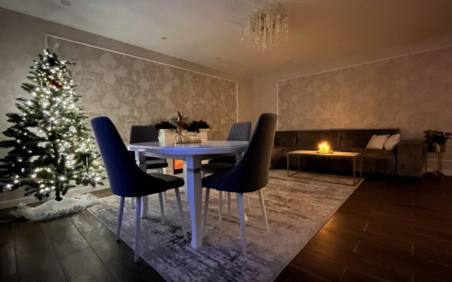 Uyutnoye Gnezdyshko V Tsentre Goroda Private House