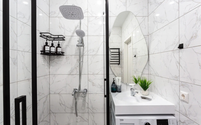 S Balkonom I Vidom Na Lesopark Alleya 326 Flat