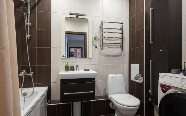 V Khoroshem Rayone Ryadom S Kad Flat