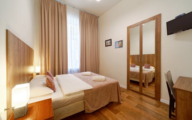 Svetly U Ermitazha Guest house