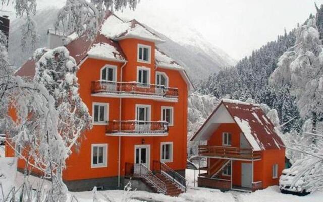 Kapriz Hotel