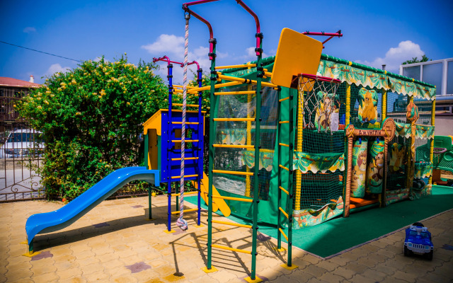 Bonzhur Hotel