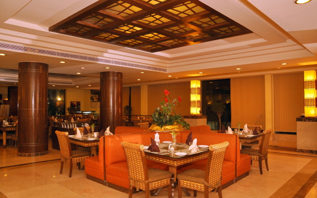 Gokulam Park Sabari OMR Hotel