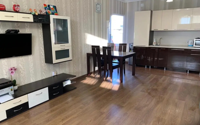 3-X Komnatnaya V Samom Tsentre Adlera Flat