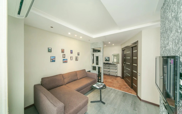 Квартира от компании Хоум Отель на Ерошевского 18