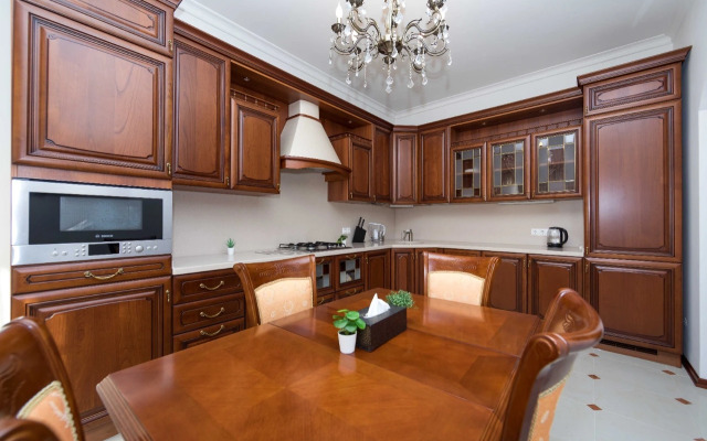 V Samom Tsentre Sochi Private House
