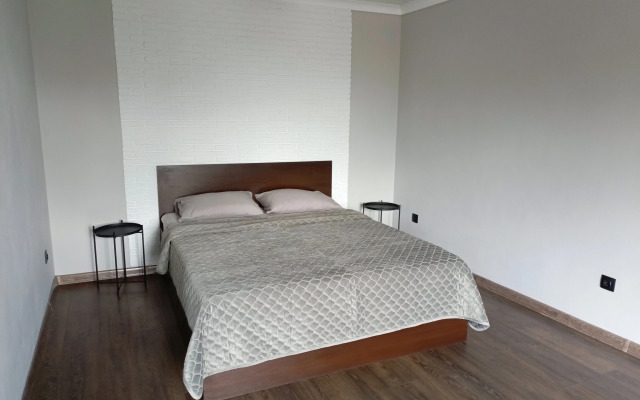 Uyutnaya Studiya V Tsentre Flat