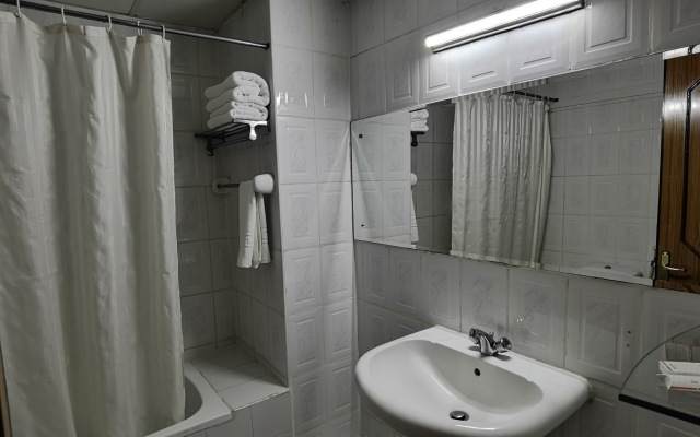 Fortune Karama Hotel