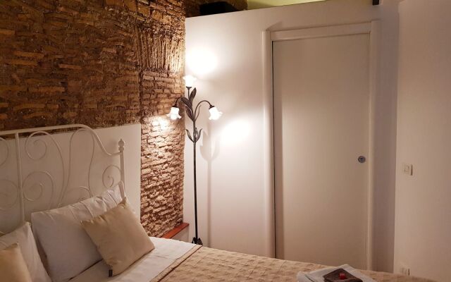 Апартаменты The Ancient Wall