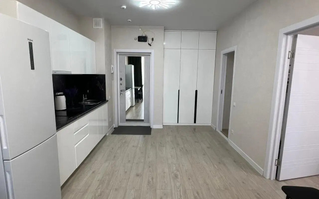 Квартира с Бacсeйнoм в ЖК Кипарис 302